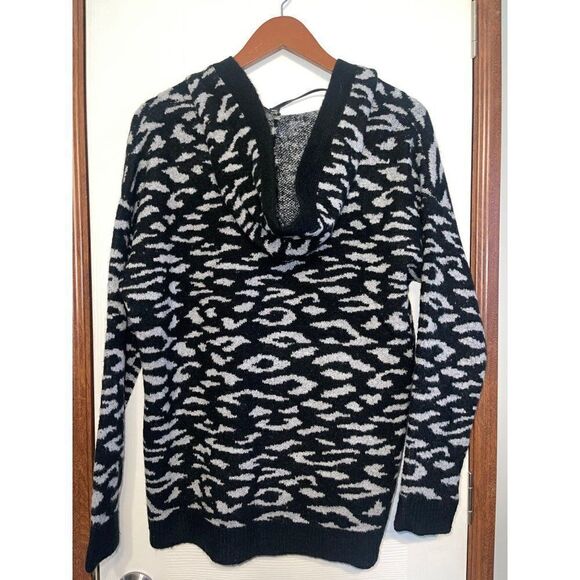 Rock Republic Hooded V-Neck Animal Leopard Print Sweater Size XL - Picture 2 of 15